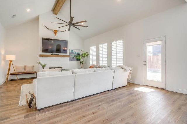 408 E Paddock, Willow Park, TX 76087