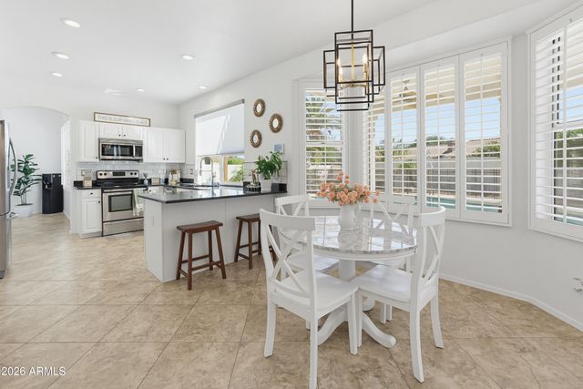 13 W SILVERWOOD Drive, Phoenix, AZ 85045