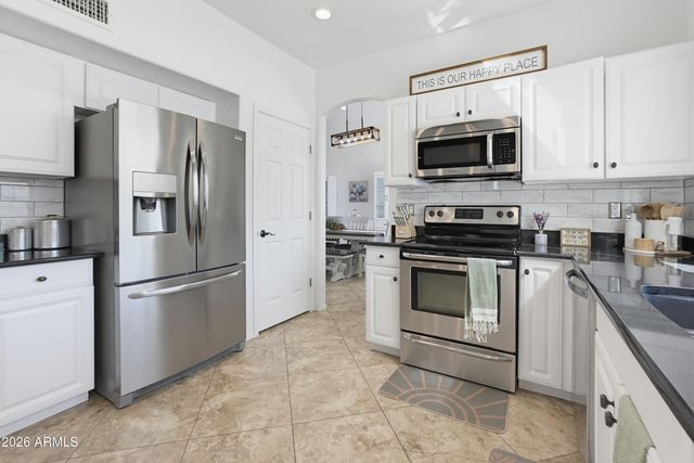 13 W SILVERWOOD Drive, Phoenix, AZ 85045