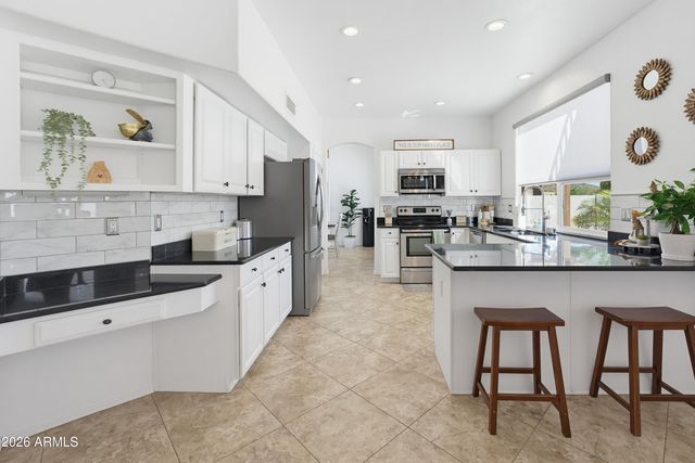 13 W SILVERWOOD Drive, Phoenix, AZ 85045