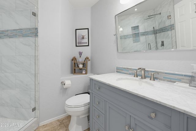 13 W SILVERWOOD Drive, Phoenix, AZ 85045