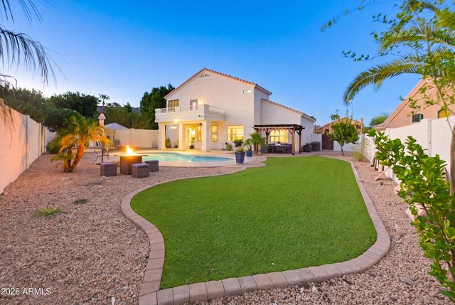 13 W SILVERWOOD Drive, Phoenix, AZ 85045