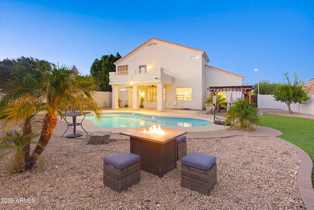 13 W SILVERWOOD Drive, Phoenix, AZ 85045