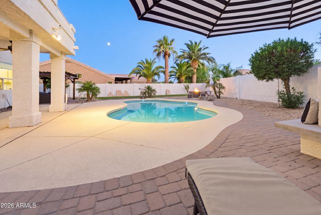 13 W SILVERWOOD Drive, Phoenix, AZ 85045