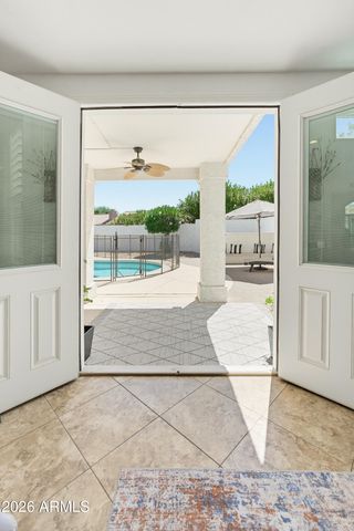 13 W SILVERWOOD Drive, Phoenix, AZ 85045