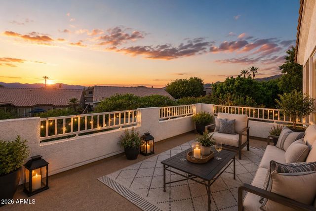 13 W SILVERWOOD Drive, Phoenix, AZ 85045