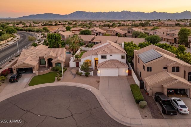 13 W SILVERWOOD Drive, Phoenix, AZ 85045