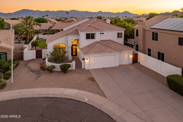 13 W SILVERWOOD Drive, Phoenix, AZ 85045