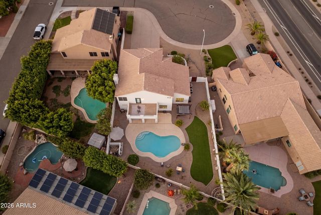 13 W SILVERWOOD Drive, Phoenix, AZ 85045