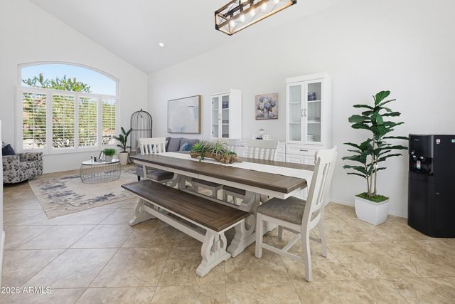13 W SILVERWOOD Drive, Phoenix, AZ 85045