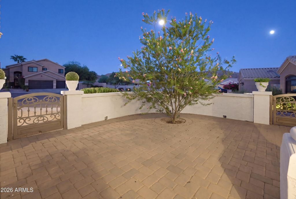 13 W SILVERWOOD Drive, Phoenix, AZ 85045 — photo 3