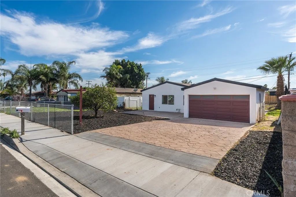 5672 28th Street, Jurupa Valley, CA 92509