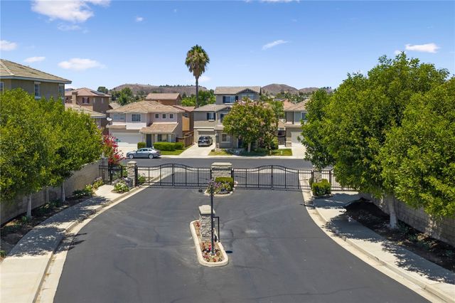 39789 Chambray, Murrieta, CA 92563