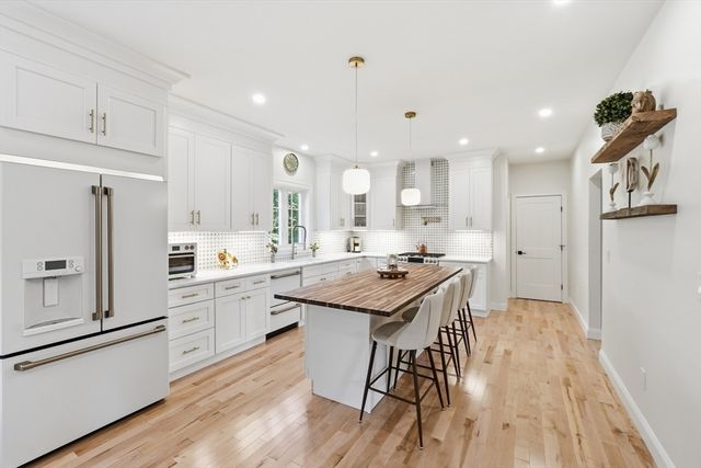83 Saint Louis Street, Worcester, MA 01607