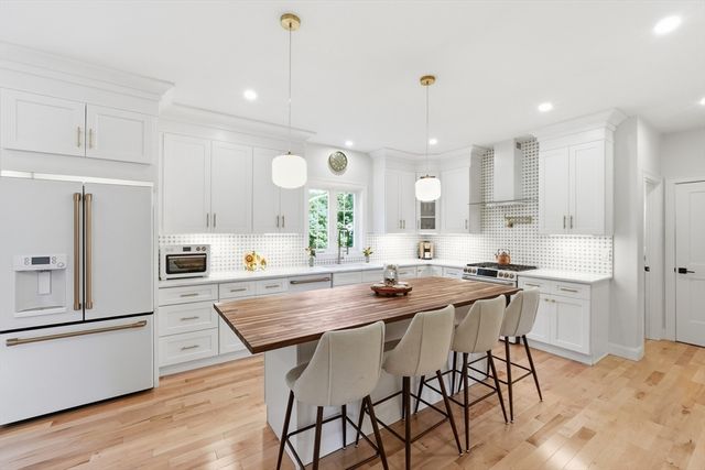 83 Saint Louis Street, Worcester, MA 01607