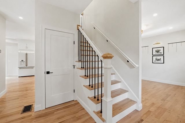 83 Saint Louis Street, Worcester, MA 01607