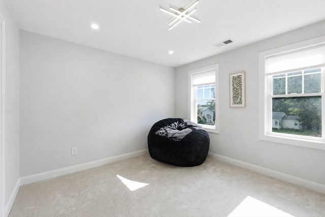 83 Saint Louis Street, Worcester, MA 01607