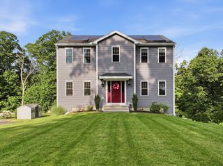 83 Saint Louis Street, Worcester, MA 01607