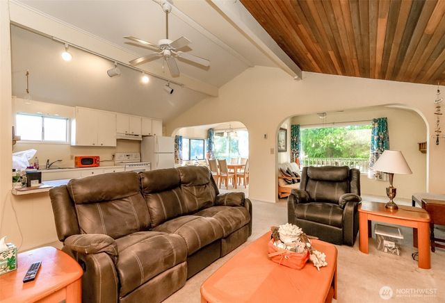 199 Wishkah Street SW, Ocean Shores, WA 98569