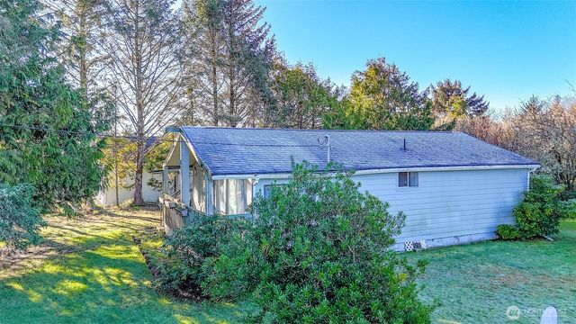 199 Wishkah Street SW, Ocean Shores, WA 98569