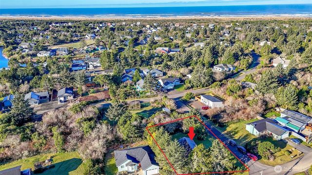 199 Wishkah Street SW, Ocean Shores, WA 98569