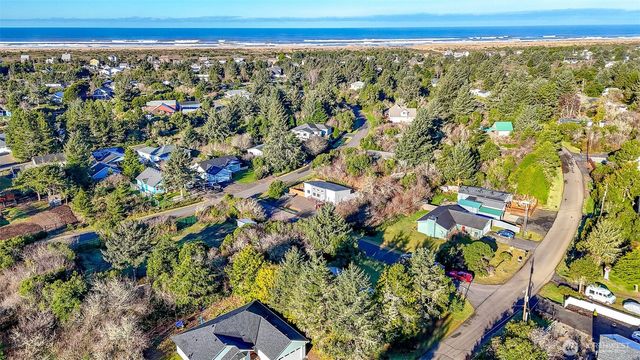 199 Wishkah Street SW, Ocean Shores, WA 98569