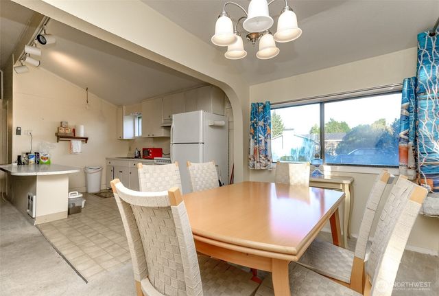 199 Wishkah Street SW, Ocean Shores, WA 98569