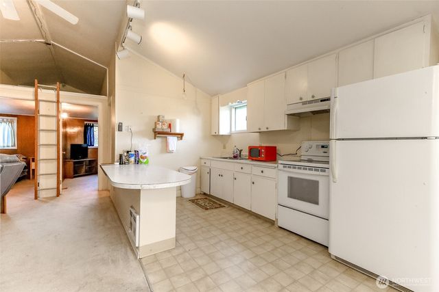 199 Wishkah Street SW, Ocean Shores, WA 98569