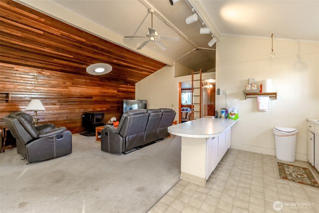 199 Wishkah Street SW, Ocean Shores, WA 98569