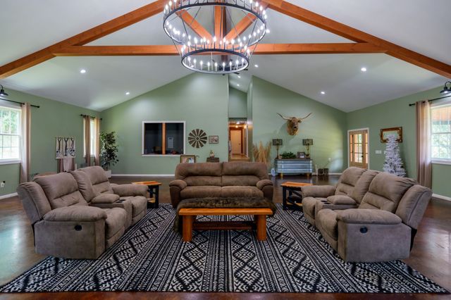 4303 Moore Ln, Culleoka, TN 38451