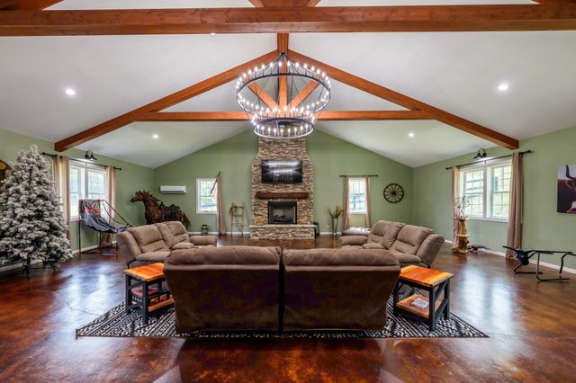 4303 Moore Ln, Culleoka, TN 38451