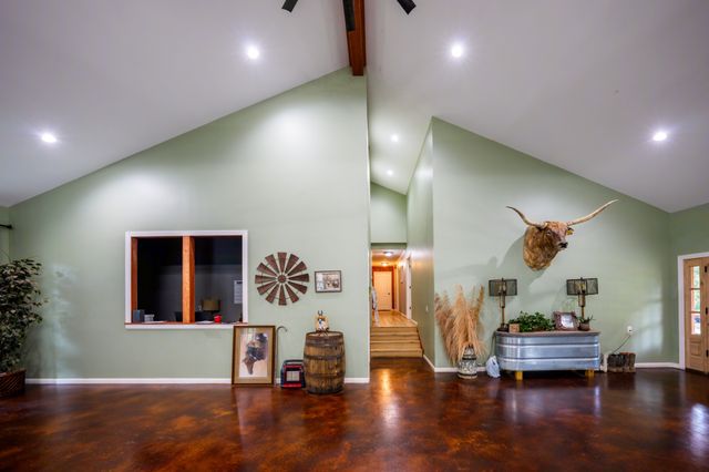 4303 Moore Ln, Culleoka, TN 38451