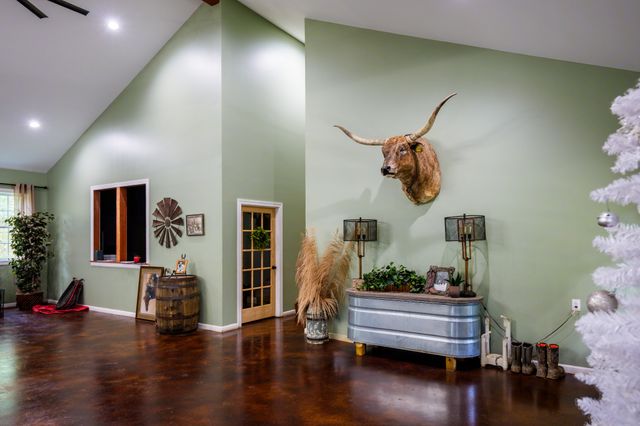 4303 Moore Ln, Culleoka, TN 38451