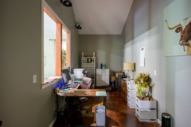 4303 Moore Ln, Culleoka, TN 38451