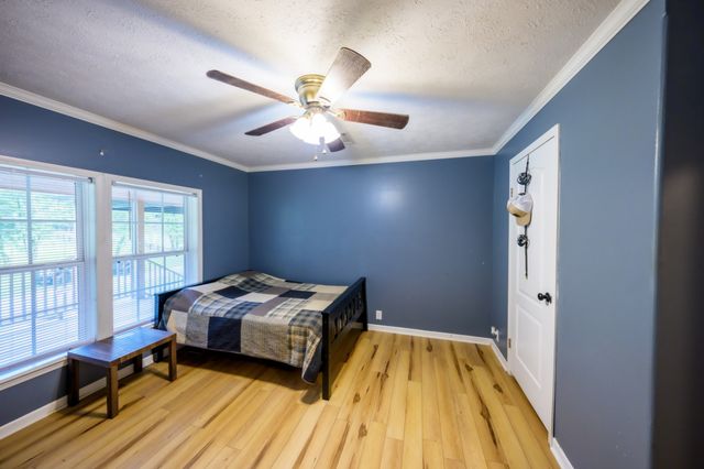 4303 Moore Ln, Culleoka, TN 38451