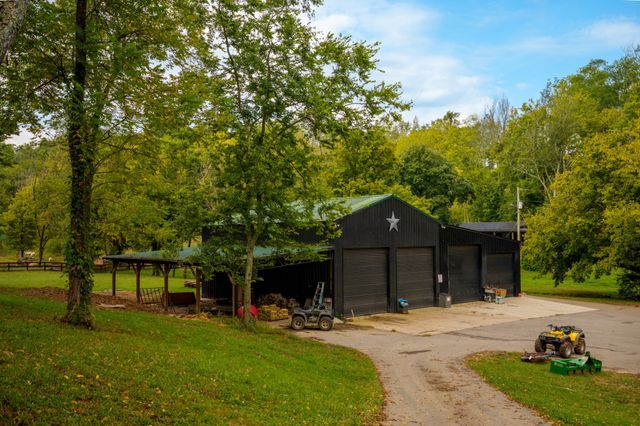 4303 Moore Ln, Culleoka, TN 38451