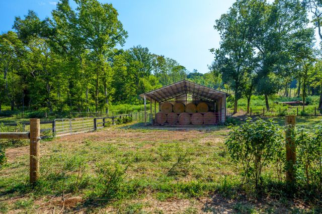 4303 Moore Ln, Culleoka, TN 38451