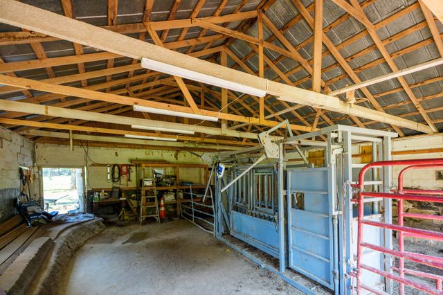 4303 Moore Ln, Culleoka, TN 38451