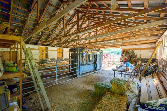 4303 Moore Ln, Culleoka, TN 38451