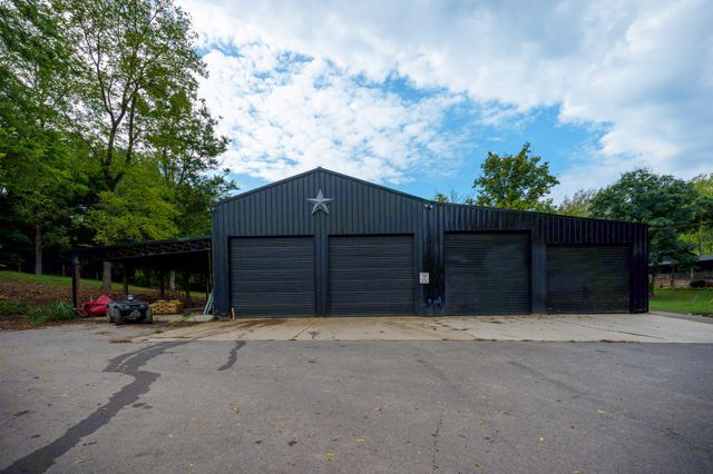 4303 Moore Ln, Culleoka, TN 38451