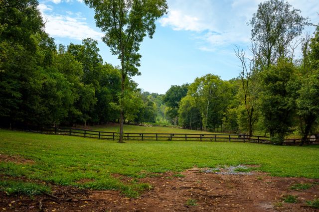 4303 Moore Ln, Culleoka, TN 38451