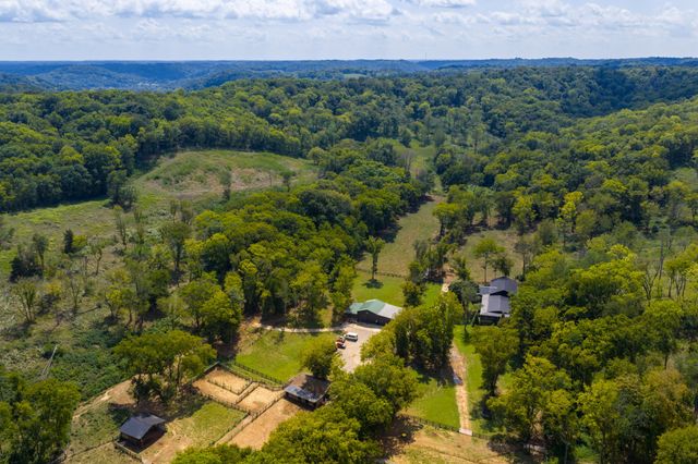 4303 Moore Ln, Culleoka, TN 38451