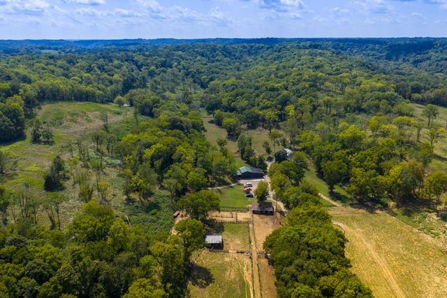 4303 Moore Ln, Culleoka, TN 38451