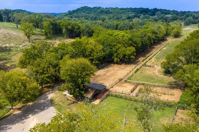 4303 Moore Ln, Culleoka, TN 38451