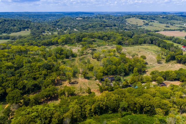 4303 Moore Ln, Culleoka, TN 38451