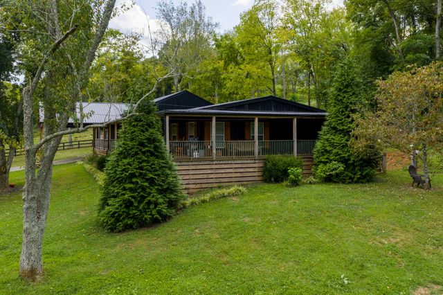 4303 Moore Ln, Culleoka, TN 38451