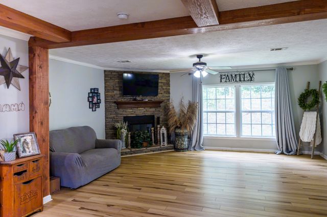 4303 Moore Ln, Culleoka, TN 38451