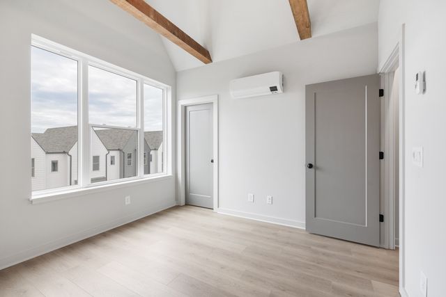 329 E Village Ln, Nashville, TN 37216