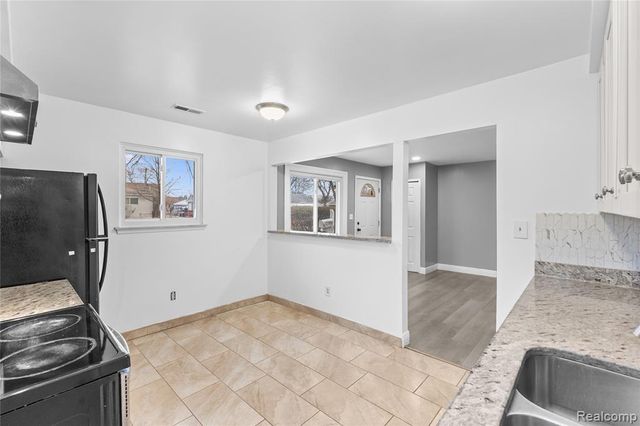 4902 Fleming Street, Dearborn Heights, MI 48125