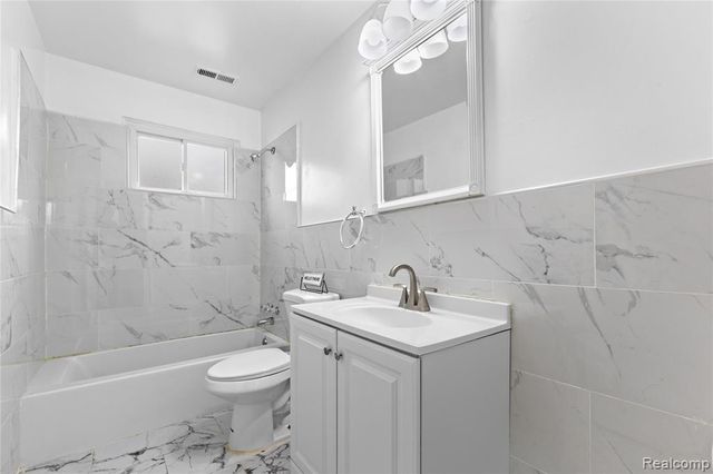 4902 Fleming Street, Dearborn Heights, MI 48125